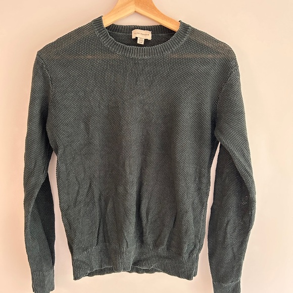 Club Monaco Men’s knit sweater/jumper medium
Dark green, very deep strong color - Picture 5 of 9
